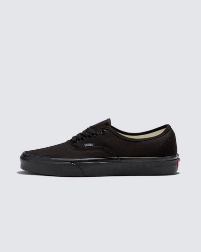 Nascido em Anaheim, Califórnia, em 1966, o Authentic é o estilo tradicional original da Vans. Originalmente conhecido como Vans #44 Deck Shoes, o Authentic se tornou um ícone cult imediato e incorpora nossa atitude “Off The Wall” desde então. Construído com um perfil simples com cadarço, o Tênis Authentic Black Black é um clássico que mantém viva a vibe old skool. Com cabedal em lona resistente na cor preta, apresenta vira lateral de borracha na cor preta, ilhós de metal e o solado emborrachado em waffle exclusivo Vans.