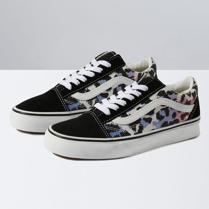 Black and white rainbow vans clearance
