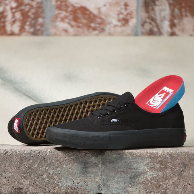 Tênis Authentic Pro