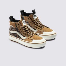 You are Made for the Elements. Estes são os seus Vans. Seja caminhando para o trabalho, saindo para encontrar os amigos ou caminhando para o seu local de surf preferido, uma vida inspirada em atividades nunca perde o movimento. O Sk8-Hi é um clássico de todos os tempos da Vans. O Tênis Sk8-Hi Mte Chipmunk Leopard é construído para aventura com uma parte superior resistente à água, com isolamento Primaloft® e uma sola projetada para maior tração. Confeccionado em couro, tecido e cabedal sintético com estampa animal print de leopardo,o modelo apresenta um design utilitário que possui isolamento térmico MTE - proporcionando proteção total contra qualquer condição climática. O solado de borracha em formato Wafflecup tratorado adiciona tração ideal para te acompanhar seja qual for a aventura. Desenvolvido com sobreposições de borracha, uma sola com lugs aprovada pelo MTE e abas fáceis de colocar e tirar, esta nova interação MTE conta ainda com um conjunto de gestão de umidade aprimorado e isolamento PrimaLoft para ambientes de temperaturas baixas. 

Características do produto:
• Gerenciamento de umidade: Uma parte superior resistente à água fornece proteção contra respingos e poças ao redor do tênis e sobre o dedo do pé, resultando em proteção de gerenciamento de umidade confiável, confortável e respirável. • Termorregulação: O pacote de isolamento zonal MTE-1 Primaloft® utiliza um sistema de isolamento térmico de microfibra de alta qualidade para imitar as propriedades de fornecimento de calor da penugem, mantendo você aquecido sem reter a umidade interna.• Tração: A sola com lugs do MTE™-1 apresenta um design extremamente resistente que incorpora partes frontais multidirecionais, superfície de vários níveis e um design semelhante a um pneu com invólucro fino para maior tração em condições de umidade. • Conforto e Suporte: O pacote de conforto MTE-1 usa uma palmilha de EVA moldada UltraCush™ de densidade única para maior conforto.