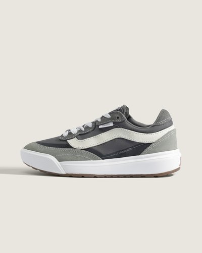 Sempre em Movimento. Originalmente projetado para atender às necessidades dos atletas de surfe da Vans, o UltraRange evoluiu para uma das franquias mais populares e versáteis da nossa linha, oferecendo conforto sem sacrificar o estilo. E agora, a próxima geração chegou com o Tênis Ultrarange Se 2.0 Mte Pewter. Um design totalmente novo para quem está sempre em movimento, com um solado atualizado, suporte aprimorado e ajuste mais amplo.