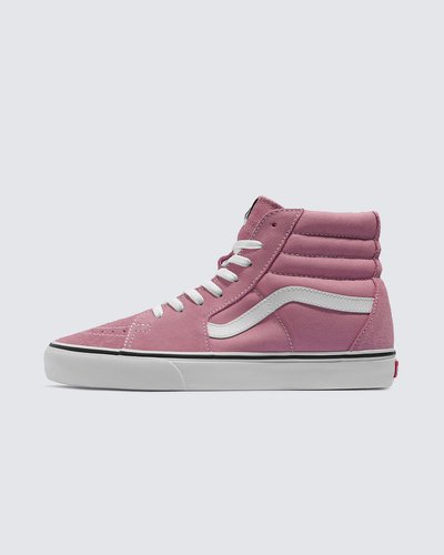 O Sk8-Hi impactou ao ser o primeiro tênis de cano alto para skate a entrar em cena. Com um toque "Off The Wall", o lendário tênis de cano alto da Vans é considerado um divisor de águas desde o seu lançamento em 1978. O Tênis Sk8-Hi Foxglove apresenta cabedal em camurça e lona resistente na cor rosa. Com fechamento por amarração em cadarços, ele traz a icônica sidestripe Vans nas laterais. O tênis possui o cabedal acolchoado com biqueiras reforçadas, proporcionando mais conforto e firmeza a cada passo. Apresenta heeltab do skate tradicional com inscrição Vans em “Drop V” e “Off The Wall” aplicada no calcanhar, com etiqueta tecida “Vans Off The Wall” aplicada na lingueta. A entressola ameniza o impacto e a palmilha se molda adequadamente aos pés. Com solado em borracha vulcanizada em formato waffle - exclusividade Vans - com função antiderrapante, proporcionando maior aderência ao caminhar. Estilo e conforto para todos os momentos, seja dentro ou fora das pistas.