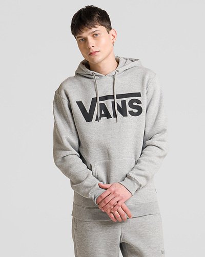 Um clássico é sempre clássico. A tradição que as peças Vans carregam na essência permitem um visual atemporal, que combina o estilo tradicional com o conforto aconchegante para os dias mais frios. O Moletom Vans Classic Po Hoodie Ii Cement Heather Black é confeccionado em algodão e poliéster. O modelo na cor cinza, é fechado com bolso canguru. Possui capuz com cadarço para regulagem, barra e punhos canelados e estampa frontal exclusiva em silk à base d’água em logotipo Vans “Drop V” centralizado na altura do peito.