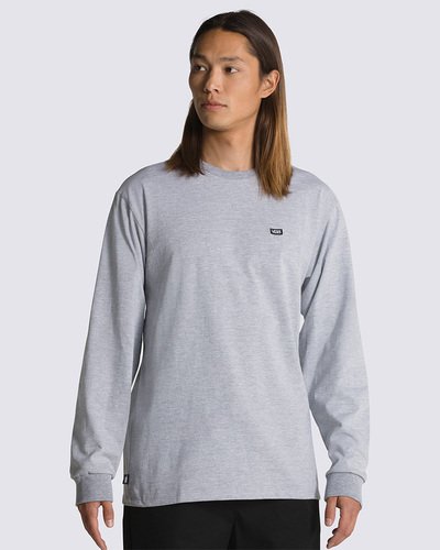 CONFORTÁVEL PARA USAR TODOS OS DIAS. DURÁVEL O SUFICIENTE PARA QUE VOCÊ FAÇA ISSO. Todo mundo precisa de uma camiseta em que possa confiar. A Camiseta Vans Off The Wall Classic de manga longa vai acabar com sua busca pela camiseta perfeita para que você possa se concentrar nas coisas mais importantes. Com uma estampa interna no padrão waffle que afasta a umidade da pele, esta nova camiseta mantém você confortável e seco, enquanto o fio resistente proporciona durabilidade e minimiza o encolhimento. Com gola e punhos canelados e costuras reforçadas nos ombros, acabamentos premium da Vans, logo bordado no peito do lado esquerdo e presilha checkerboard para pendurar em cabides, a camiseta Off The Wall™ será a última camiseta que você precisará. Tipo de caimento: clássico. O modelo tem 1,82m de altura e veste tamanho M.Aproveite a Vans Black Friday e adquira já seu novo produto Off The Wall