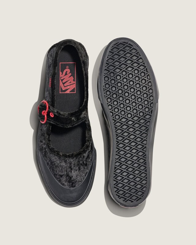 Tênis Mary Jane Hearts Black Red