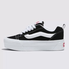 Um estilo “volumoso” típico dos anos 90 que foi inspirado no tênis de cano baixo da Vans. O Knu Skool é a interpretação contemporânea de um estilo clássico dos anos 90, caracterizado por sua lingueta volumosa e Sidestripe Vans moldada em 3D, com acabamento marcado por cadarços oversized e robustos. Com perfil marcante e detalhes em estilo dramático, o Tênis Knu Skool Stack Black White preto brinca com o original Old Skool enquanto mescla um ícone do passado com as tendências do presente.
