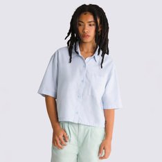 Elegante, seja usada em camadas para um toque de estilo ou como camisa, o modelo oxford feminino de manga curta apresenta fechamento frontal por botões, traz bolso na altura do peito, no lado esquerdo, com etiqueta tecida Vans com clipe na bainha. A equipe da Vans estabeleceu metas ambiciosas de sustentabilidade. Grandes ou pequenos, todos os esforços resultam em mudanças positivas. Para ganhar o logotipo do globo Checkerboard, pelo menos 30% do produto deve ser feito de um ou uma combinação de materiais reciclados, renováveis ??e/ou regenerativos. Para saber mais sobre a Vans e sua jornada em direção a materiais sustentáveis, acesse vans.com.br/sustentabilidade.
