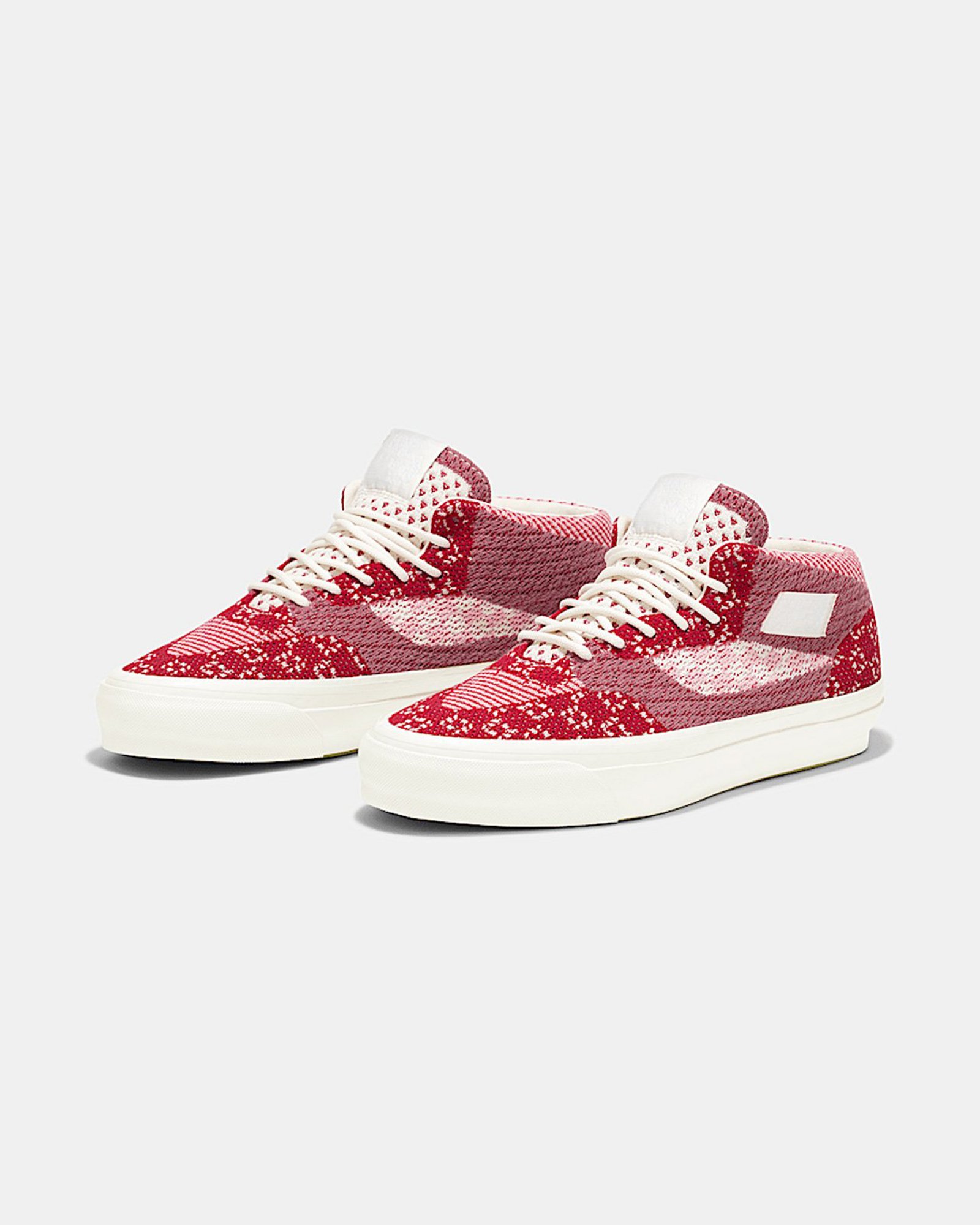 Hires-Vans-V1004001140002-02.jpg