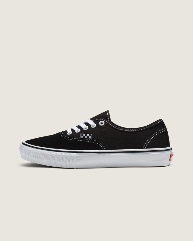 Tênis Skate Authentic Black White