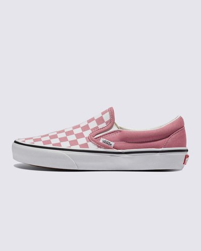 O Slip-On que define tendências é recarregado por cores ousadas e frescas. A coleção Color Theory permite que você crie uma história de cores única combinando tons vibrantes e inesperados com o estilo de clássicos icônicos. Feito com uma parte superior de lona com estampa exclusiva em checkerboard, o Tênis Slip-On Checkerboard Foxglove homenageia a lendária silhueta slip-on, ao mesmo tempo que oferece um visual totalmente novo para o tênis de calce fácil.