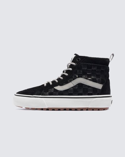 “You are Made for the Elements”. Estes são os seus Vans. Com tecnologias que te protegem dos elementos da natureza, o MTE carrega estilo a cada passo seu. Caminhando para o trabalho, saindo para encontrar amigos ou curtindo o show da sua banda favorita, uma vida inspirada em atividades nunca para de se mover. Com o Vans MTE, você manterá seus pés protegidos, prontos para qualquer aventura no estilo progressivo da Vans. O Sk8-Hi é um clássico de todos os tempos da Vans. O Tênis Sk8-Hi Mte Tonal Checkerboard Black é construído para aventura com uma parte superior resistente à água, com isolamento Primaloft® e uma sola projetada para maior tração. Confeccionado em couro, tecido e cabedal sintético, o modelo com estampa icônica em checkerboard apresenta um design utilitário que possui isolamento térmico MTE - proporcionando proteção total contra qualquer condição climática. Desenvolvido com sobreposições de borracha, uma sola com lugs aprovada pelo MTE e abas fáceis de colocar e tirar, esta nova interação MTE conta ainda com um conjunto de gestão de umidade aprimorado e isolamento PrimaLoft para ambientes de temperaturas baixas.