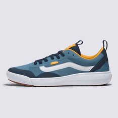 Máximo conforto e aliado de todas as rotinas. Esteja sempre pronto para o inesperado com o Tênis UltraRange Exo Bluestone. Com um solado co-moldado construído em padrão tratorado em waffle - exclusividade Vans - ele maximiza a cobertura, aderência e durabilidade da borracha. A nova entressola UltraCush™ Lite traz conforto e leveza para o calce. O modelo de cano baixo possui cabedal com inspiração na silhueta do icônico Old Skool - em camurça, tecido e sintético em dois tons de azul, branco e laranja - totalmente respirável, com biqueira e antepé de borracha renovado, deixando o calce no ajuste ideal. O Exo Skeleton fornece apoio integrado nos dedos e na parede lateral medial, com uma trava de calcanhar para um ajuste seguro. No calcanhar e lingueta, traz puxadores, facilitando o calce. O logo “Vans Off The Wall” é aplicado na heeltab do calcanhar. Já a original Flag vem na lateral do tênis, enquanto a assinatura “Vans Ultrarange” é aplicada na lingueta. Conforto e estilo dentro e fora das pistas.