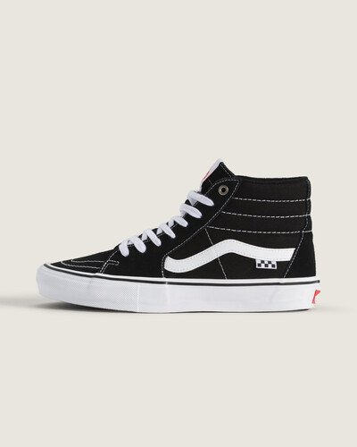 Skate Classics: Ultra resistência no interior para a prática do skate. Completamente redesenhada para o skate moderno, a coleção Skate Classics oferece mais do que os skatistas precisam para permitir evolução máxima. O cabedal de camurça e lona do Tênis Skate Sk8-Hi Black White oferece a aparência icônica que você deseja, trazendo todos os benefícios de desempenho que os skatistas exigem. Das subcamadas reposicionadas Duracap™ e palmilhas Popcush™ ao composto de borracha SickStick™, o tênis de skate tem cano alto e foi desenvolvido para suportar o impacto diário da prática de skate, mantendo você confortável entre as sessões. O modelo traz a nova etiqueta em checkerboard tradicional na lateral.