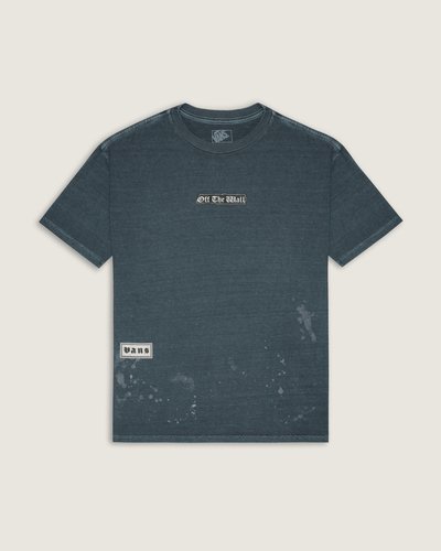 Clássico Vans é atemporal. Autenticidade “Off The Wall” na essência. Um visual tradicional que nunca sai de moda. A Camiseta Ss Unpatched Os Stormy Weather é icônica e não passa despercebida. De silhueta clássica, a camiseta é confeccionada em tecido 100% algodão, gola canelada, costuras aparentes em pespontos nas mangas e barra. Apresenta estampa frontal com assinatura Vans “Off The Wall”  centralizada na altura do peito - traz aplicação de etiqueta tecida Vans na parte inferior. Perfeita para todos os momentos.