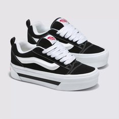 Um estilo “volumoso” típico dos anos 90 que foi inspirado no tênis de cano baixo da Vans. O Knu Skool é a interpretação contemporânea de um estilo clássico dos anos 90, caracterizado por sua lingueta volumosa e Sidestripe Vans moldada em 3D, com acabamento marcado por cadarços oversized e robustos. Com perfil marcante e detalhes em estilo dramático, o Tênis Knu Stack Nostalgia Black White brinca com o original Old Skool enquanto mescla um ícone do passado com as tendências do presente.