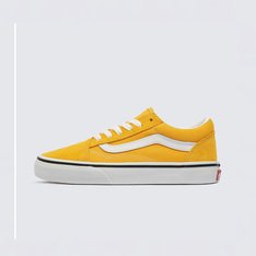 Cores ousadas e estimulantes energizam o tênis Vans com a icônica sidestripe. Com a Color Theory Collection é possível criar uma história exclusiva com as cores, combinando tons vibrantes e inesperados no estilo icônico e irreverente dos clássicos Vans. Feito com cabedal de lona e camurça, o Tênis Old Skool Infantil Checkerboard Golden Glow homenageia a tradicional silhueta com sidestripe, totalmente repaginado, destacando o visual do tênis Vans, que é inconfundível.
Características do produto:
• Tênis de cano baixo e Sidestripe™ icônico;
• Fechamento com cadarço;
• Cabedal durável de camurça e lona;
• Cores da estação Color Theory;
• Biqueiras reforçadas;
• Colarinhos acolchoados para maior suporte;
• Sola de borracha waffle exclusiva;
• Silhueta do Old Skool™ clássico.