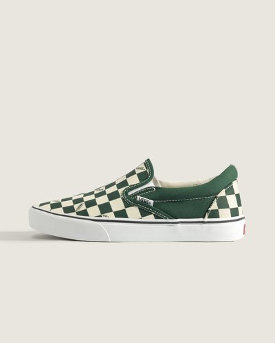 Sem cadarços. Sempre icônico. O Slip-On original do skate, mais icônico do que nunca. Desde o seu lançamento em 1979, o Tênis Slip-On Vans Check Emerald personifica o espírito casual e criativo do sul da Califórnia. O que começou como um item básico e descontraído do skate se tornou um ícone da cultura pop - um símbolo global de rebeldia e expressão. O modelo homenageia a herança de uma das silhuetas mais icônicas da Vans, com detalhe de estampa em checkerboard inconfundível.