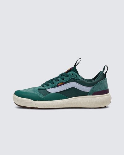 Máximo conforto e aliado de todas as rotinas. Esteja sempre pronto para o inesperado com o Tênis Ultrarange Exo Se Ultrarange Exo. Green Multi. Com um solado co-moldado construído em padrão tratorado em waffle - exclusividade Vans - ele maximiza a cobertura, aderência e durabilidade da borracha. A nova entressola UltraCush™ Lite traz conforto e leveza para o calce. O modelo de cano baixo possui cabedal com inspiração na silhueta do icônico Old Skool - em camurça, tecido e sintético - totalmente respirável, com biqueira e antepé de borracha renovado, deixando o calce no ajuste ideal. O Exo Skeleton fornece apoio integrado nos dedos e na parede lateral medial, com uma trava de calcanhar para um ajuste seguro. No calcanhar e lingueta, traz puxadores, facilitando o calce. O logo “Vans Off The Wall” é aplicado na heeltab do calcanhar. Já a etiqueta tecida Vans em checkerboard vem na lateral do tênis, enquanto a assinatura “Vans Ultrarange” é aplicada na lingueta. Conforto e estilo dentro e fora das pistas.
Características do produto: 
• Suporte completo: o Exo Skeleton oferece suporte integrado nos dedos dos pés e na parede lateral medial, com trava no calcanhar para um ajuste seguro; 
• UltraCush™ para conforto: a entressola co-moldada UltraCush™ Lite aumenta o conforto, não o peso; 
• Aderência: as solas com padronagem em waffle invertida e tratorada totalmente envoltas em borracha melhoram a tração e a flexibilidade; 
• Respiração aumentada: uma lingueta UltraCush™ com orifícios de respirabilidade oferece fluxo de ar superior; 
• Materiais: cabedais de camurça premium, tecido e sintético proporcionam uma aparência e sensação elevadas.