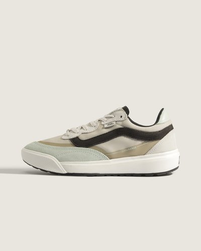 Sempre em Movimento. Originalmente projetado para atender às necessidades dos atletas de surfe da Vans, o UltraRange evoluiu para uma das franquias mais populares e versáteis da nossa linha, oferecendo conforto sem sacrificar o estilo. E agora, a próxima geração chegou com o Tênis Ultrarange Se 2.0 Mte Khaki Leaf Green. Um design totalmente novo para quem está sempre em movimento, com um solado atualizado, suporte aprimorado e ajuste mais amplo.
