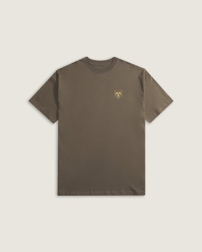Camiseta confeccionada em 100% algodão, com gola careca e modelagem confortável. Possui estampa frontal de borboleta, trazendo leveza e personalidade ao visual.