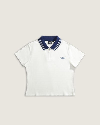 Polo em malha canelada com elastano, gola contrastante com vivo e abertura frontal com zíper. Possui logo bordado no peito e acabamento com lavagem suave.