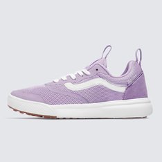 Uma nova adição à família Vans, o UltraRange Rapidweld foi a solução para a necessidade de nossos atletas de alto nível por um tênis versátil que proporcionasse conforto em longas viagens ao redor do mundo. Apresentando um composto de entressola UltraCush atualizado, que oferece o máximo em conforto e amortecimento, além de uma confecção de encaixe em forma de meia LuxLiner com partes internas sem costura para reduzir peso, atrito e pontos quentes, o Tênis UltraRange Rapidweld Lavender White apresenta uma estética limpa que o levará aonde quiser. Feito com cabedais de camurça sintética e tecido respirável, possui solado durável de borracha co-moldada e minitratorada para reduzir a cola e melhorar o acabamento.