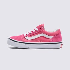 Conhecido inicialmente como Vans #36, o Old Skool foi o tênis icônico de cano baixo que deu vida ao famoso Vans Sidestripe, criado por Paul Van Doren! Desde a sua estreia em 1977, a silhueta de cano baixo se estabeleceu como ícone nas cenas de skate, música e moda. Dos skatistas de rua e punks dos anos 90 aos atuais ídolos do hip hop e da moda, o Old Skool têm sido escolhido por criativos que agem com personalidade própria. O Tênis Old Skool Honeysuckle Infantil honra essa tradição com um toque moderno, combinando tons vibrantes com o estilo icônico e irreverente dos clássicos Vans. O modelo de cano baixo feito para as pequenas, apresenta cabedal em camurça e lona resistente na cor rosa. Com fechamento por amarração em cadarços, ele traz a lendária sidestripe nas laterais. Apresenta heeltab do skate tradicional, com assinatura Vans em “Drop V” e inscrição “Off The Wall” - aplicadas no calcanhar. Com solado em borracha vulcanizada em formato waffle - exclusividade Vans - que proporciona maior aderência ao caminhar. Para curtir e brincar no estilo “Off The Wall”.