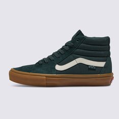 Completamente redesenhada para o skate moderno, a coleção Skate Classics oferece mais do que os skatistas precisam para permitir uma progressão máxima. Um tênis vulcanizado feito com cabedais clássicos de camurça e lona, o Skate Sk8-Hi proporciona o visual icônico que você deseja, ao mesmo tempo em que traz todos os benefícios de desempenho que os skatistas exigem.