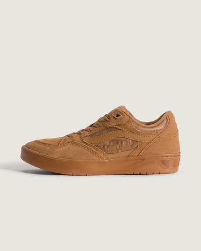 O Tênis Skate Rowan Chipmunk coloca o legado Off The Wall da Vans em foco, combinando couro resistente com construção vulcanizada que garante aderência consistente. Entrega conforto imediato graças ao colarinho acolchoado e ao forro que favorecem suporte e flexibilidade nas manobras. Design direto, construção pensada para skate, materiais de couro e solado vulcanizado que valorizam a expressão autêntica da marca.