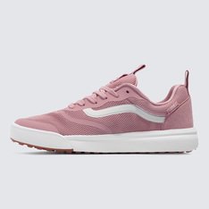 O UltraRange Rapidweld foi adicionado à família Vans para atender a necessidade dos atletas de alto nível: um tênis versátil que ao mesmo tempo proporcionasse conforto em longas viagens ao redor do mundo. O modelo apresenta um composto de entressola UltraCush atualizado, oferecendo o máximo em conforto e amortecimento, além de uma confecção de encaixe em forma de meia LuxLiner - com partes internas sem costura para reduzir o peso, atrito e pontos quentes. O Tênis Ultrarange Rapidweld Mte Foxglove apresenta uma silhueta com uma estética totalmente limpa, que o levará para todos os lugares. Feito com cabedais de camurça sintética e tecido respirável, o solado é durável em uma borracha co-moldada e mini tratorada.