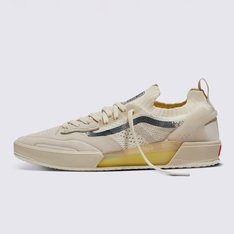O Tênis Skate Ave 2.0 Knit Cream é o tênis de skate tecnicamente mais avançado de todos os tempos. Anthony Van Engelen está sempre ultrapassando os limites do skate. Juntas, a Vans e a AVE têm entregado consistentemente os tênis de skate mais progressivos. O lançamento do novo modelo profissional é considerado o mais descomprometido até agora. Apresentando uma sola UltimateWaffle™ da Vans, o Tênis Ave 2.0 Knit vem de décadas de inovação em tênis de skate, para estabelecer um novo padrão: combinando maior aderência e amortecimento com suporte incomparável com um cabedal de malha projetado de ajuste preciso, ele permite que os skatistas continuem se desafiando e ultrapassando limites dentro e fora das pistas, assim como o Ave.