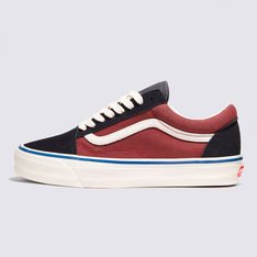 “You are Made for the Elements”. Estes são os seus Vans. Inspirado em atividades ao ar livre e baseado em aventura, o Tênis Old Skool Mte Salt Wash Madder Brown oferece novos níveis de versatilidade para facilitar o dia a dia. O modelo apresenta uma proteção à prova d'água HydroGuard, um pacote de isolamento Primaloft de 100g, com cabedal em camurça e tecido premium e uma sola All-Trac para tração em todos os climas. Um tênis pronto para enfrentar o frio o dia todo, todos os dias.