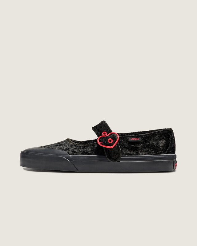 Tênis Mary Jane Hearts Black Red