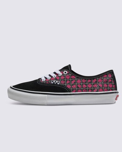Os Skate Classics: Construídos para serem extremamente resistentes para o skateboarding

Completamente redesenhado para o skateboarding moderno, a coleção Skate Classics oferece mais do que os skatistas precisam para alcançar a máxima progressão. Feito com cabedais clássicos de camurça e lona vulcanizada, o Skate Authentic proporciona o visual icônico desejado enquanto entrega todos os benefícios de desempenho que os skatistas exigem.