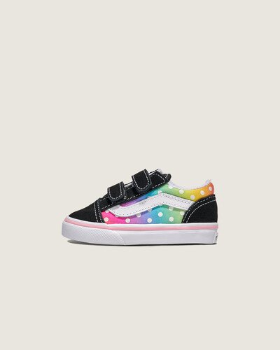 Ícone SideStripe™ com recursos fáceis para crianças

O tênis Old Skool V Polka Dots para criança traz o icônico Sidestripe™ e o estilo atemporal da Vans aos pezinhos. Projetado com durabilidade e conforto em mente, possui fechos de velcro para fácil colocação e retirada, tornando-o perfeito para crianças prontas para explorar. Um verdadeiro clássico, reinventado para a próxima geração.