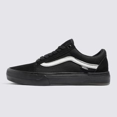 Fabricado especificamente com o BMX em mente. O cabedal icônico do estilo Vans com reforço DURACAP™, no topo de sola WAFFLECUP™ BMX, confere ao Tênis Bmx Old Skool Black Black a máxima sensação de pedal e suporte com estilo atemporal. No interior do tênis, as palmilhas com retorno de energia POPCUSH™ oferecem amortecimento superior e proteção contra impactos. Adicione a isso nosso Van Doren Factory Pedal Recipe em um composto de borracha de goma especificamente formulado para melhorar a aderência ao pedal e sua durabilidade, e você terá uma inovação em BMX incomparável. Este icônico tênis de BMX de cano baixo é feito com camurça resistente e cabedal de lona de 280g.