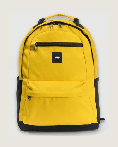 A Mochila Startle Heritage Mustard possui um compartimento principal amplo com armazenamento seguro para carregar notebook (compatível com a maioria dos notebooks de até 15 polegadas), um organizador interno e bolsos para garrafas de água em malha elástica. O modelo também possui bolsos externos com zíper e alças de ombro ergonômicas acolchoadas. Traz aplicação de etiqueta tecida com assinatura Vans em “Drop V”.