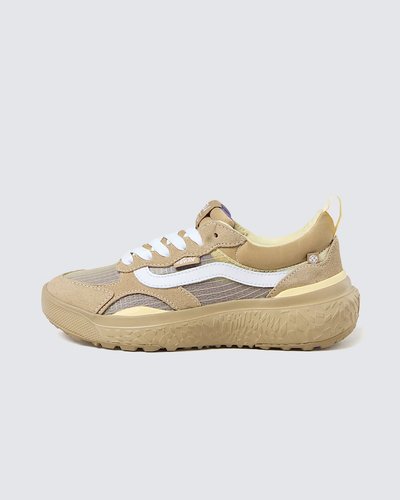 Uma maneira consciente de sustentabilidade e se preparar para o inesperado. Aqui, ali, em qualquer lugar. Combinando conforto e versatilidade, o Tênis Ultrarange Neo Vr3 Mte Festival Translucent Ripstop Dark Brown White te permite aproveitar os momentos inesperados do seu dia, enquanto faz uma escolha consciente de sustentabilidade ao longo da sua viagem. O modelo possui o logotipo Vans Checkerboard Globe: este produto é feito de pelo menos 30% de um ou uma combinação de materiais reciclados, renováveis e/ou regenerativos, seguindo as diretrizes rígidas de design e materiais destinados a reduzir o impacto ambiental. Para saber mais sobre a Vans® e a sua jornada rumo a materiais sustentáveis, acesse www.vans.com.br/sustentabilidade.