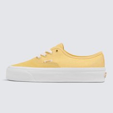 Nascido Em Anaheim, Califórnia, Em 1966, O Authentic É O Estilo Tradicional Original Da Vans. Originalmente Conhecido Como Vans #44 Deck Shoes, O Authentic Se Tornou Um Ícone Cult Imediato E Incorpora Nossa Atitude “Off The Wall” Desde Então. Construído Com Um Perfil Simples Com Cadarço, O Tênis Authentic Sf Salt Wash Dark Khaki É Um Clássico Que Mantém Viva A Vibe Old Skool. Com Cabedal Em Lona Resistente Na Cor Amarela, Apresenta Vira Lateral De Borracha Na Cor Branca, Ilhós De Metal E O Solado Emborrachado Em Waffle Exclusivo Vans.
Características Do Produto: 
• Tênis De Cano Baixo; 
• Fechamento Com Cadarço; 
• Cabedal Resistente Em Lona; 
• Ilhós De Metal; 
• Solado Emborrachado Em Waffle Exclusivo Vans.