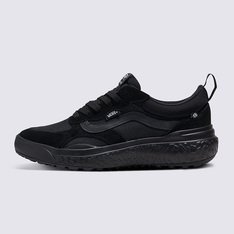 Para a temporada, a equipe da Vans repensou, re-Projetou e reconstruiu cada parte da estética e tecnologias do ultrarange para torná-lo mais sustentável. A renovação do Tênis Ultrarange Neo Vr3 Black Black apresenta entressola Ecocush™ moldada com espuma 50% bio-based, construção leve, sola de borracha Ecorubber™ de fontes renováveis e cabedal respirável em knit verde projetado com 50% Algodão Orgânico, 34% Rpet, 14% Nylon Reciclado E 2% Spandex, para reduzir o desperdício na produção em comparação com o cabedal tradicional de corte e costura da Vans. O Ultrarange Vr3 é a manifestação de uma ideia: que não se trata de para onde vamos, mas de como chegamos lá. A equipe da Vans traçou metas ambiciosas de sustentabilidade. Grandes ou pequenos, todos os esforços se somam a mudanças positivas. Para poder estampar o logotipo Vr3 Checkerboard Globe, pelo menos 30% do produto deve ser feito de materiais reciclados, renováveis e/ou regenerativos. Para saber mais sobre a Vans e sua jornada de materiais sustentáveis, acesse: vans.com.br/sustentabilidade.