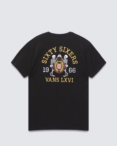 Arte e cultura de rua trazem referências icônicas para as peças clássicas da Vans. Confortável o bastante para usar todos os dias e em qualquer ocasião, a Camiseta SS Black com um toque descontraído, traz estampa frontal na altura do peito, do lado esquerdo, com assinatura Vans. Já nas costas, traz referências vintage Vans® “Off The Wall”, com dois esqueletos fazendo um brinde, ambas em silk à base d’água. Em algodão, a camiseta de manga curta possui gola redonda e aplicação de etiqueta tecida Vans® na manga.