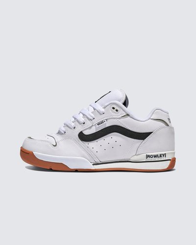 O sapato clássico de Geoff Rowley retorna

Direto do arquivo da Vans, o Skate Rowley XLT está de volta e pronto para rodar. Lançado pela primeira vez em 2001, este sapato de skate de cano baixo traz as vibrações do skate dos anos 90 e início dos anos 2000 com uma língua inchada, gáspea mais curta e cano grosso no tornozelo. Quer você seja um skatista original ou esteja apenas começando, o Skate Rowley XLT é um item básico atemporal de uma das eras mais lendárias do skate.