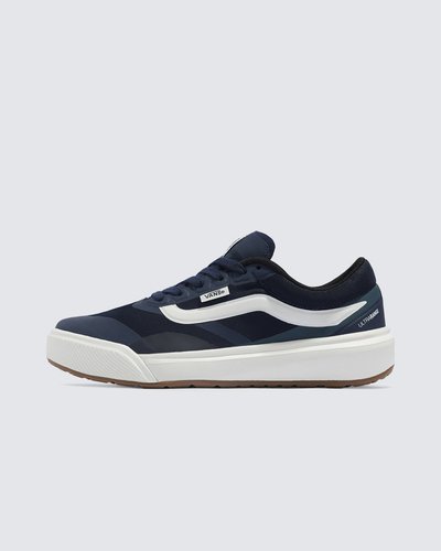 O UltraRange foi a solução para a necessidade dos atletas de ponta por um calçado versátil que proporcionasse conforto para longas jornadas ao redor do mundo. Combinando o composto de entressola UltraCush de destaque com soldagem avançada do painel superior Rapidweld sem costura para flexibilidade ainda mais leve, o Tênis Ultrarange Rapidweld 2.0 Dress Blues oferece uma estética limpa que te leva para todos os destinos.