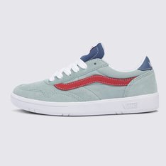 O visual tradicional das origens Vans, com um plus de conforto! A sensação de andar sobre as nuvens é possível. A silhueta clássica da Vans que você já conhece agora com uma tecnologia exclusiva de conforto elevado Comfycush e uma sola com construção co-moldada de espuma e borracha, aliando conforto e aderência no calce. O Tênis Cruze Too Tri-Tone Light Blue Red possui um cabedal de camurça na cor azul. O modelo traz a estabilização da lingueta, com suporte adicional no arco. De cano baixo com amarração por cadarços, o modelo possui colarinho acolchoado e sidestripe Vans contrastante em vermelho. Traz assinatura Vans em “Drop V” na sola e na parte traseira, com etiqueta tecida Vans aplicada na lingueta. Irreverente, o tênis Vans é um clássico para te acompanhar em todos os destinos.