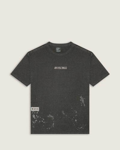 Clássico Vans é atemporal. Autenticidade “Off The Wall” na essência. Um visual tradicional que nunca sai de moda. A Camiseta Ss Unpatched Os Faded Black é icônica e não passa despercebida. De silhueta clássica, a camiseta é confeccionada em tecido 100% algodão, gola canelada, costuras aparentes em pespontos nas mangas e barra. Apresenta estampa frontal com assinatura Vans “Off The Wall”  centralizada na altura do peito - traz aplicação de etiqueta tecida Vans na parte inferior. Perfeita para todos os momentos.