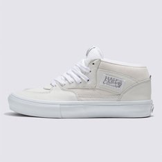 Vans Skate Classics: Ultra resistência no interior do tênis para a sua melhor performance no skate. Redesenhada para o skate moderno, a coleção Vans Skate Classics oferece mais do que os skatistas precisam para permitir evolução máxima. Com cabedal clássico de camurça e lona, o Tênis Skate Half Cab Skate Daz White White possui a silhueta icônica que você deseja, trazendo todos os benefícios de desempenho que os skatistas exigem.