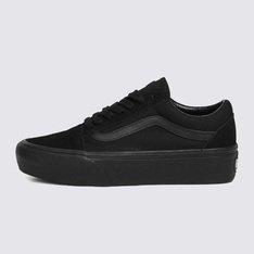 Em 1977, o tênis Old Skool, originalmente nomeado de Vans #36 foi lançado sendo o primeiro a conter a icônica sidestripe na lateral. O que começou como um rabisco de Paul Van Doren, originalmente chamado de “Jazz Stripe”, se tornou um dos ícones da marca Vans. O Tênis Old Skool Plataforma Black Black une esse clássico tênis de skate da Vans que possui um cabedal de lona e camurça resistente na cor preta. Apresenta biqueiras reforçadas para suportar o desgaste por repetição, cano acolchoado para dar suporte e flexibilidade e a original sola plataforma emborrachada em waffle exclusiva Vans.