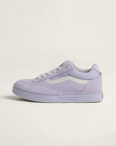 O Tênis Estazzo Skate Lilac Mist combina a nostalgia inspirada no Y2K, com o desempenho moderno do skate. O design da silhueta remete ao icônico estilo de vida do skate - do início dos anos 2000. Esse modelo apresenta recursos técnicos: com o amortecimento PopCush™ e reforços Duracap™, o Estazzo não se resume apenas à aparência - ele foi feito para o skate.