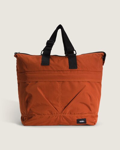 Bolsa ou mochila - você decide. Para utilizar em viagens, no trabalho ou para os planos de fim de semana. Para te acompanhar por onde você for, a Mochila Daily Burnt Orange se transforma de bolsa em uma mochila com alças removíveis - com um compartimento espaçoso com zíper.
