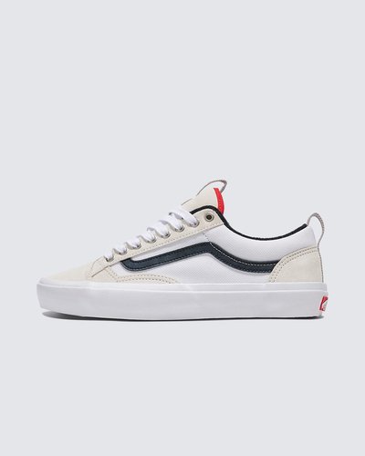 Uma nova visão de um ícone atemporal

O Old Skool 36 pega o design icônico que você conhece e dá-lhe um toque moderno. Construído para quebrar limites, apresenta um ajuste refinado e pronto para skate com atualizações modernas que oferecem estilo, conforto e durabilidade. Esteja você realizando manobras ou redefinindo seu dia a dia, este sapato empurra o que é possível - dentro e fora da prancha. Não é apenas uma atualização – é uma maneira totalmente nova de pedalar.